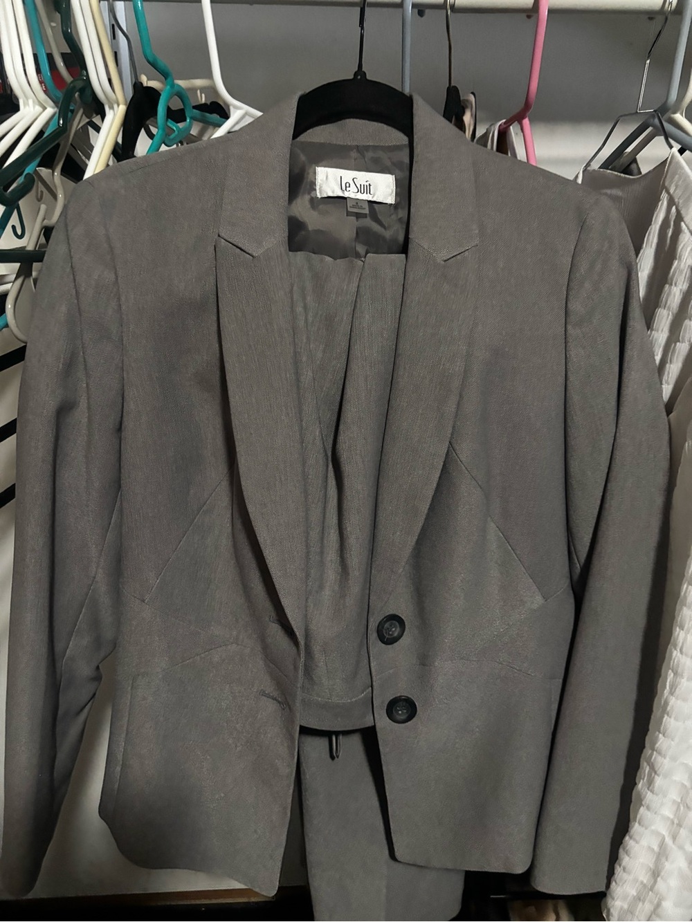 Le Suit Women’s Gray Blazer and Pant Set